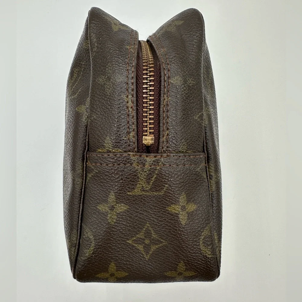 Vintage 1980s  Louis Vuitton Monogram Trousse Toilette 28 Pouch